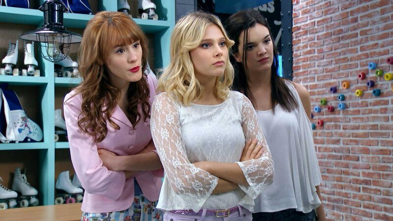 Кадр из сериала Я Луна